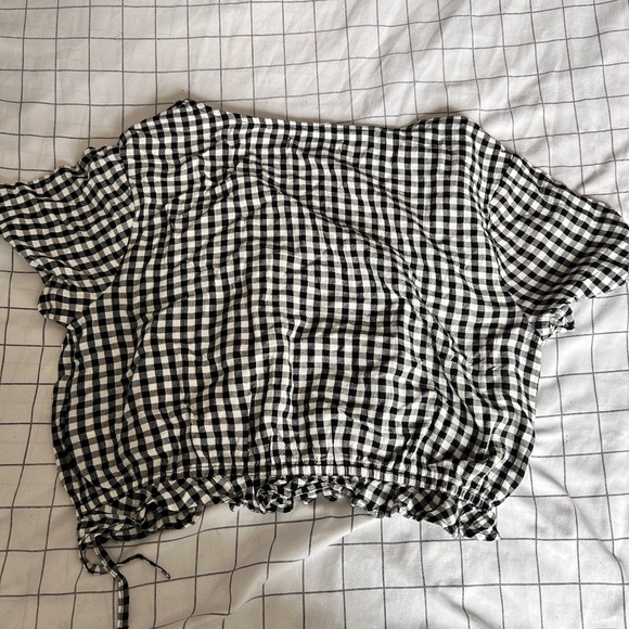 💫black gingham
💫never worn but it was a hand me down
💫great quality - Picture 2 of 2